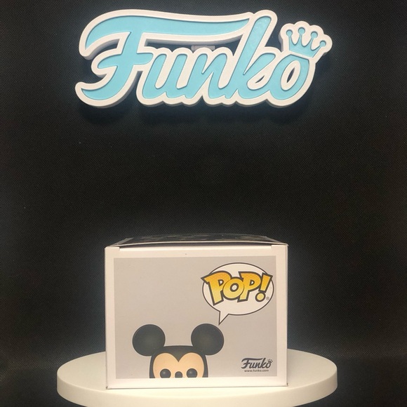 Mickey Mouse- 801 (50th Edition)- Disney- Mint Condition- Funko - Picture 7 of 8